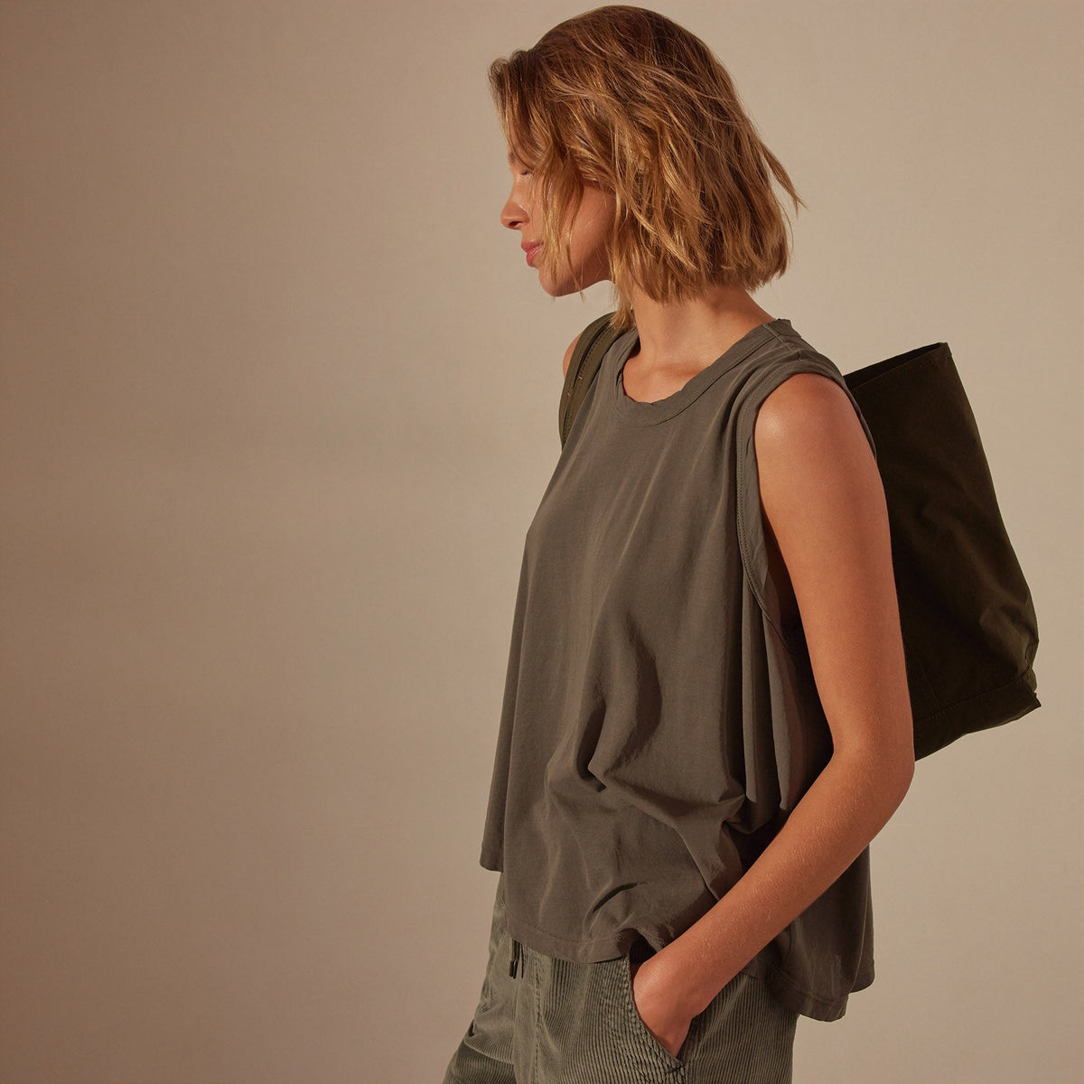 Fine Gauge A Line tank in Palm | James Perse Los Angeles