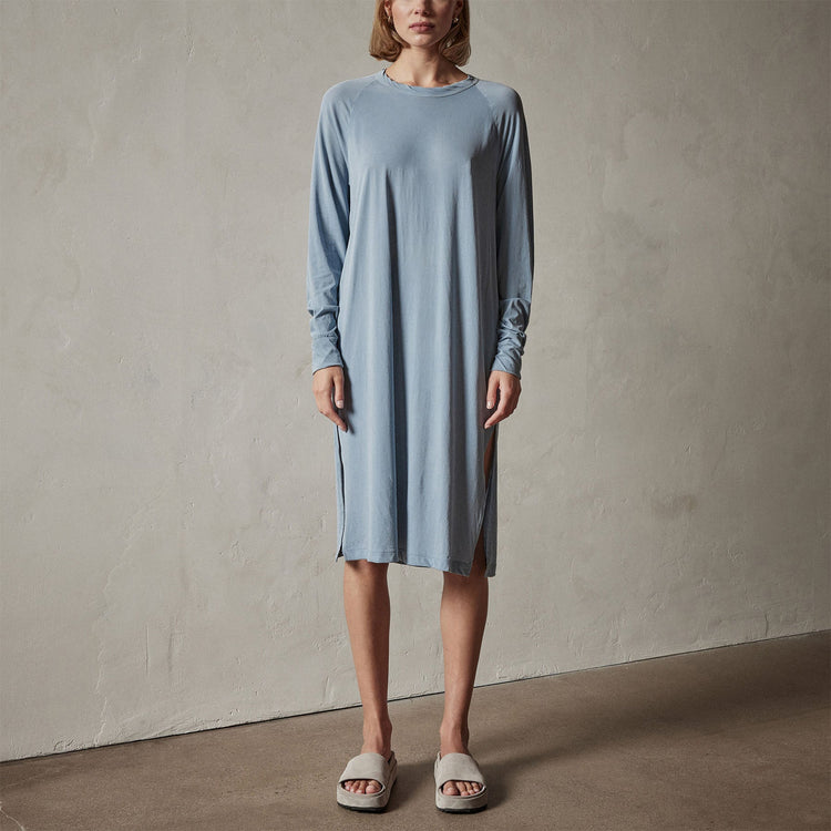 Relaxed Raglan Dress in Bluestone Pigment | James Perse Los Angeles