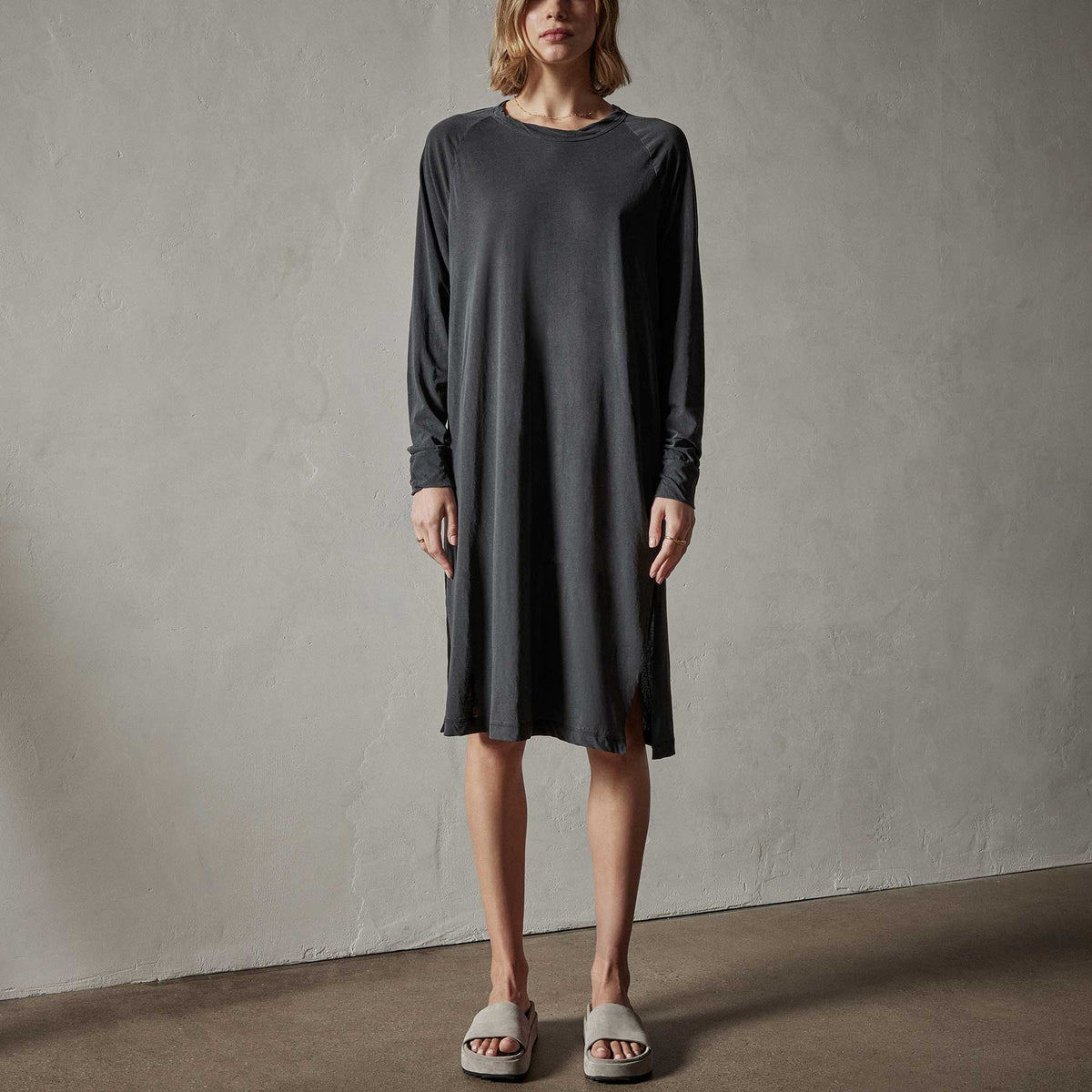 Relaxed Raglan Dress in Magma Pigment | James Perse Los Angeles
