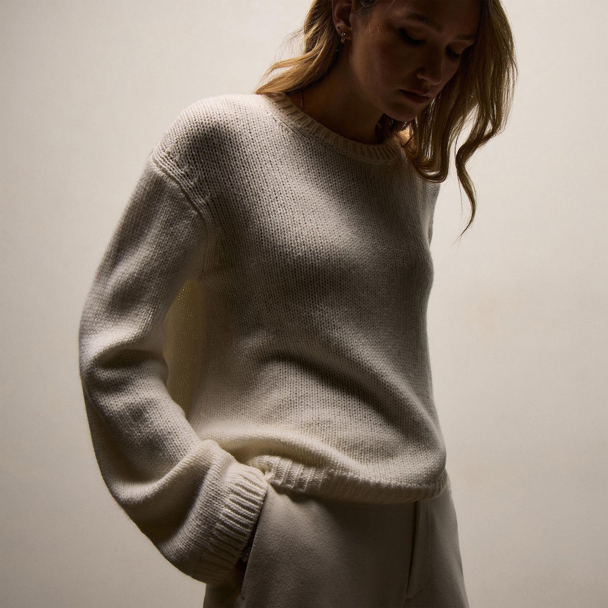 Chunky Italian Spun Cashmere Crew In Ivory | James Perse Los Angeles
