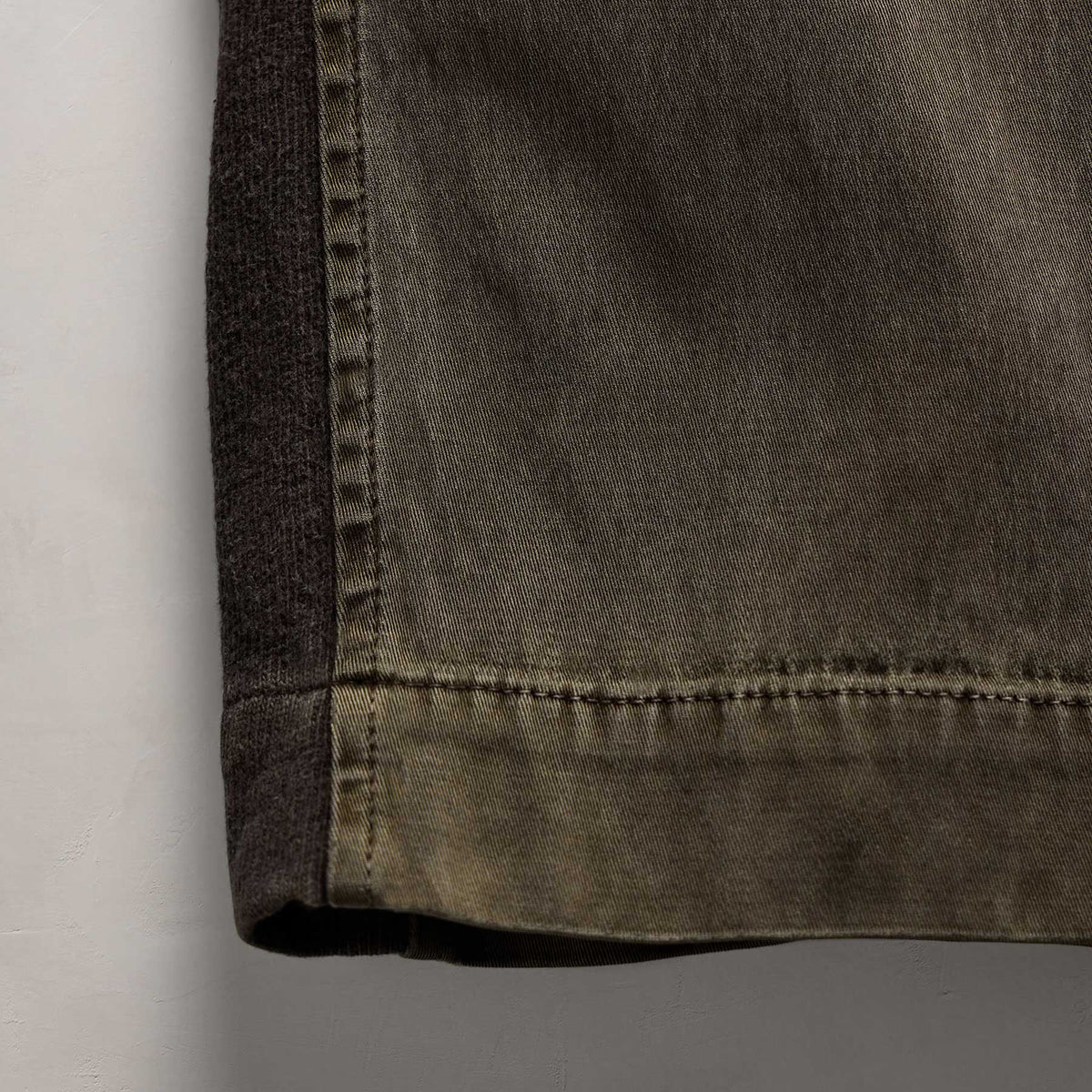 Mixed Media Straight Pant In Army Green Pigment | James Perse Los Angeles