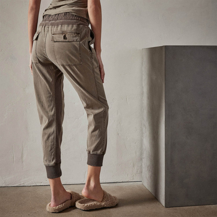 Mixed Media Pant in Ammo Pigment | James Perse Los Angeles