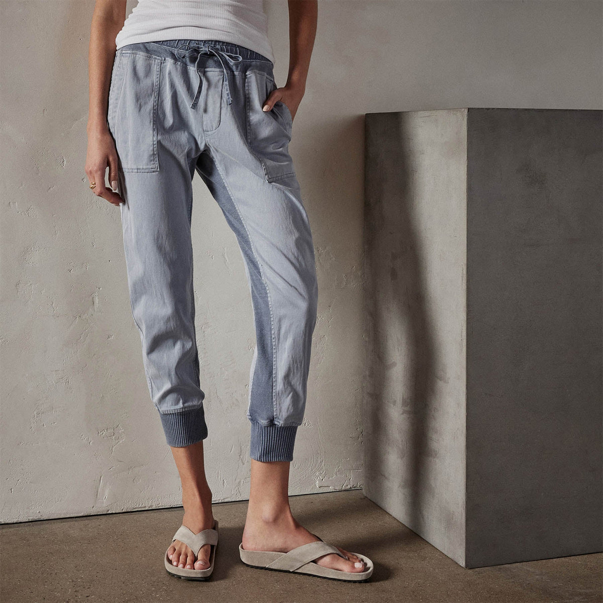 Mixed Media Pant in Aura Pigment | James Perse Los Angeles 
