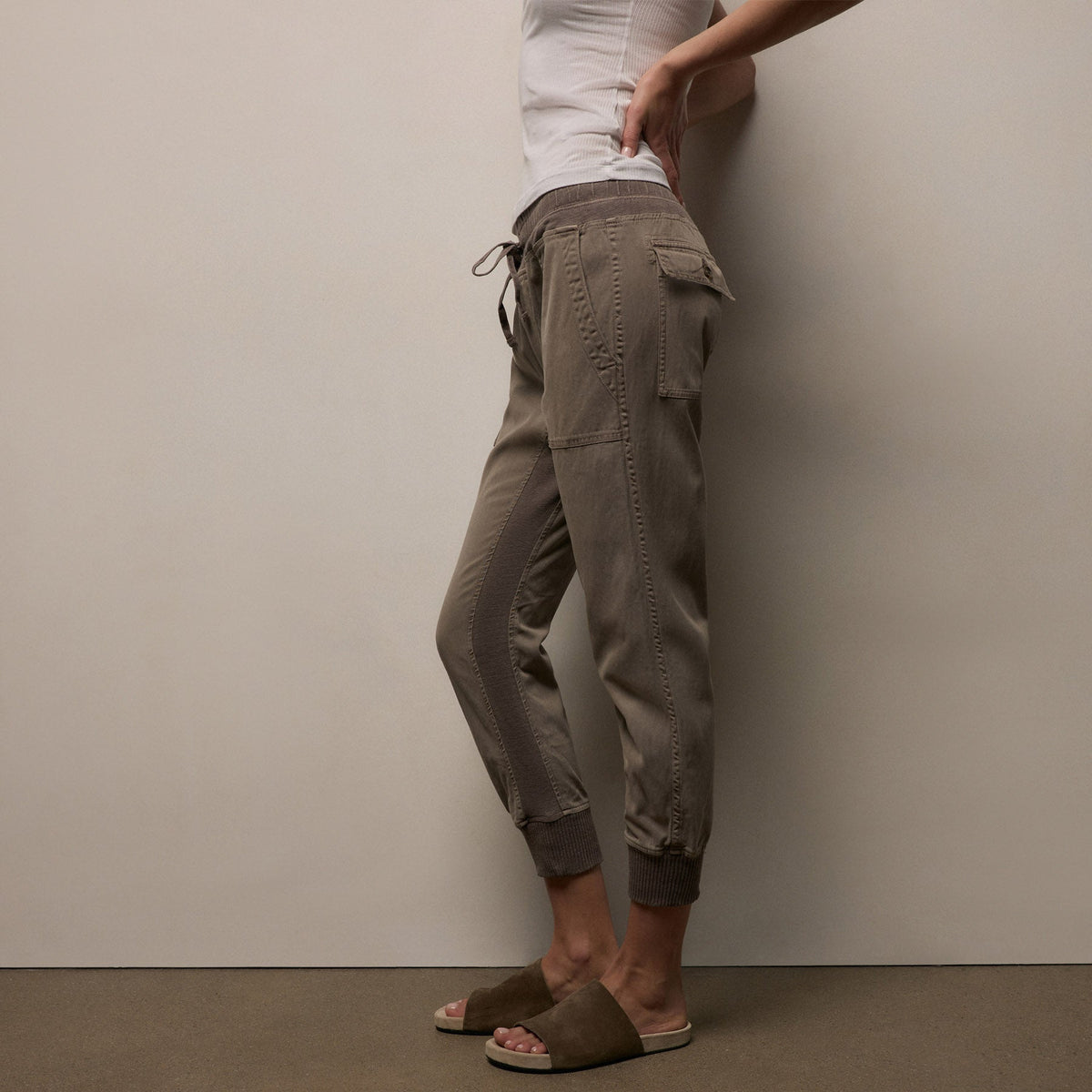 Mixed Media Pant in Coyote | James Perse Los Angeles