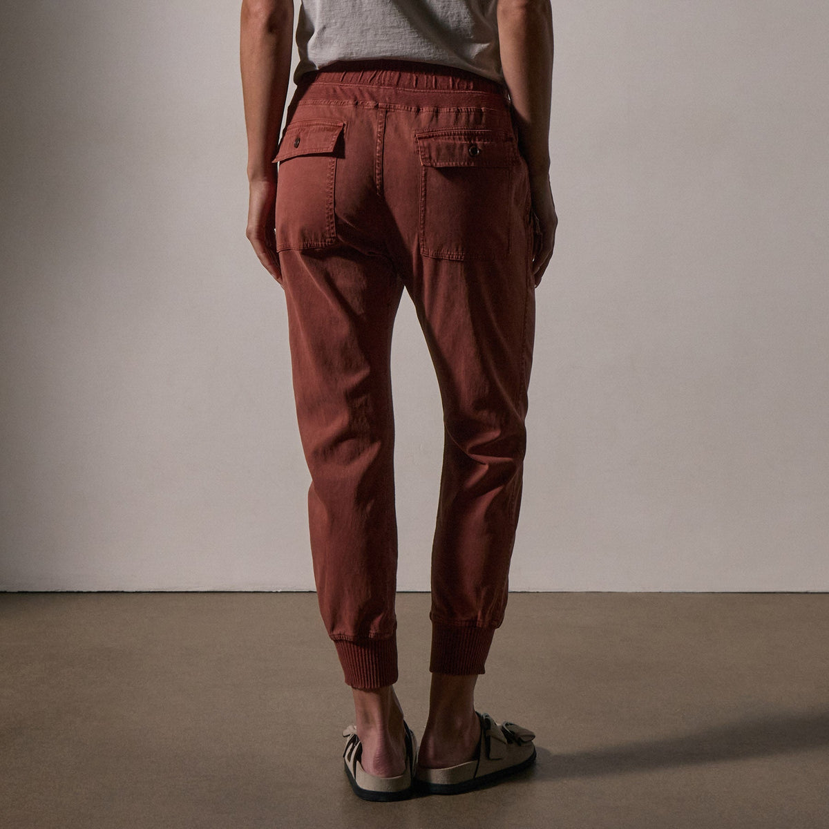 Mixed Media Pant in Goji Pigment | James Perse Los Angeles