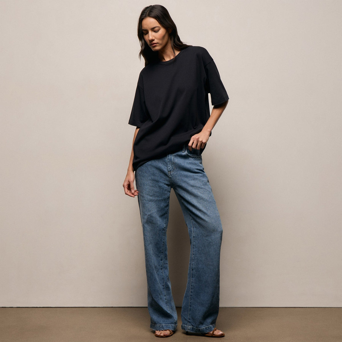 Relaxed Fit Tee in Black | James Perse Los Angeles