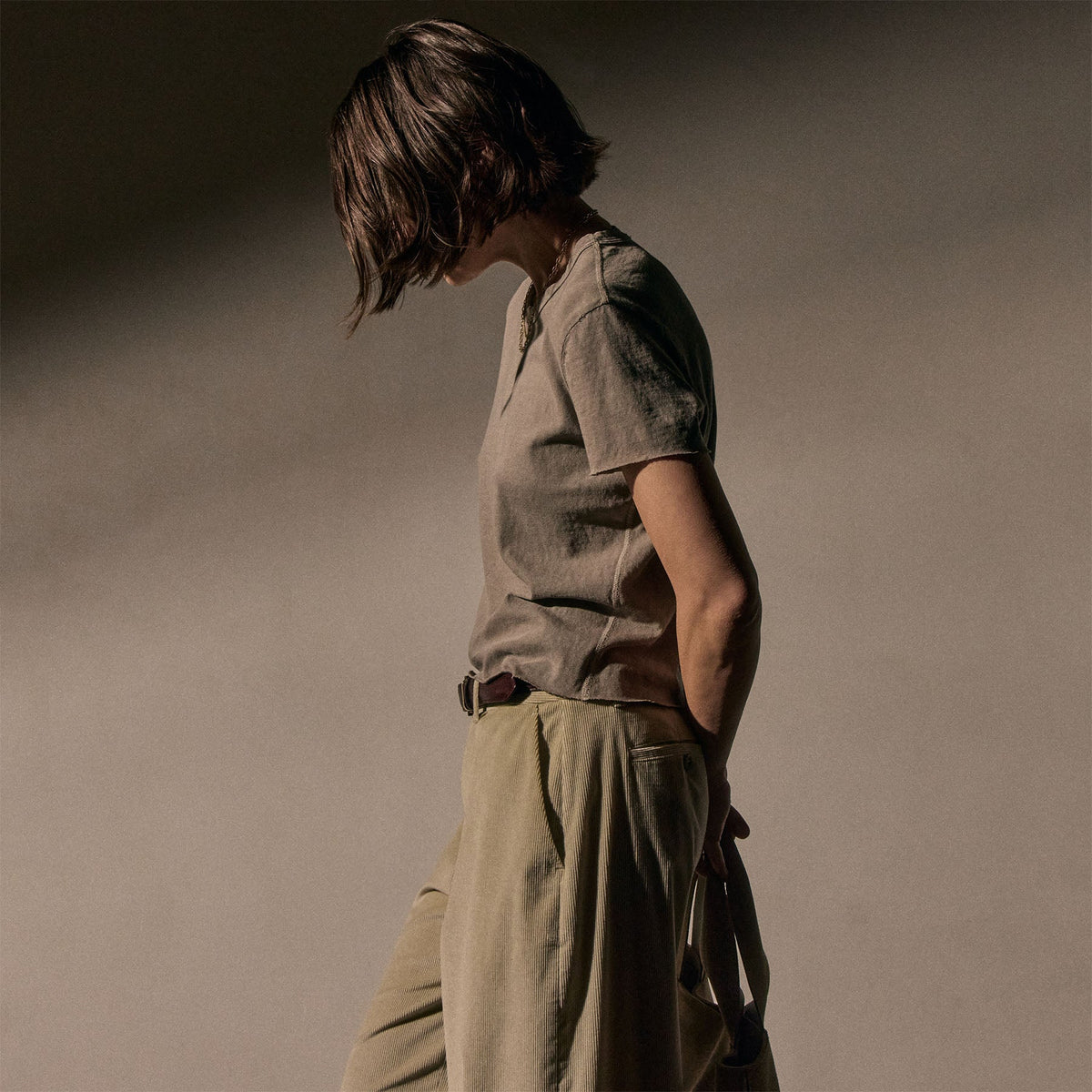 Slub Jersey Shrunken Tee in Concrete Pigment | James Perse Los Angeles