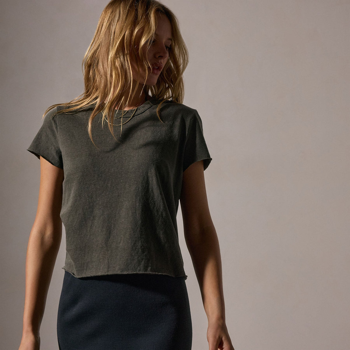 Slub Jersey Shrunken Tee in Granite Pigment | James Perse Los Angeles