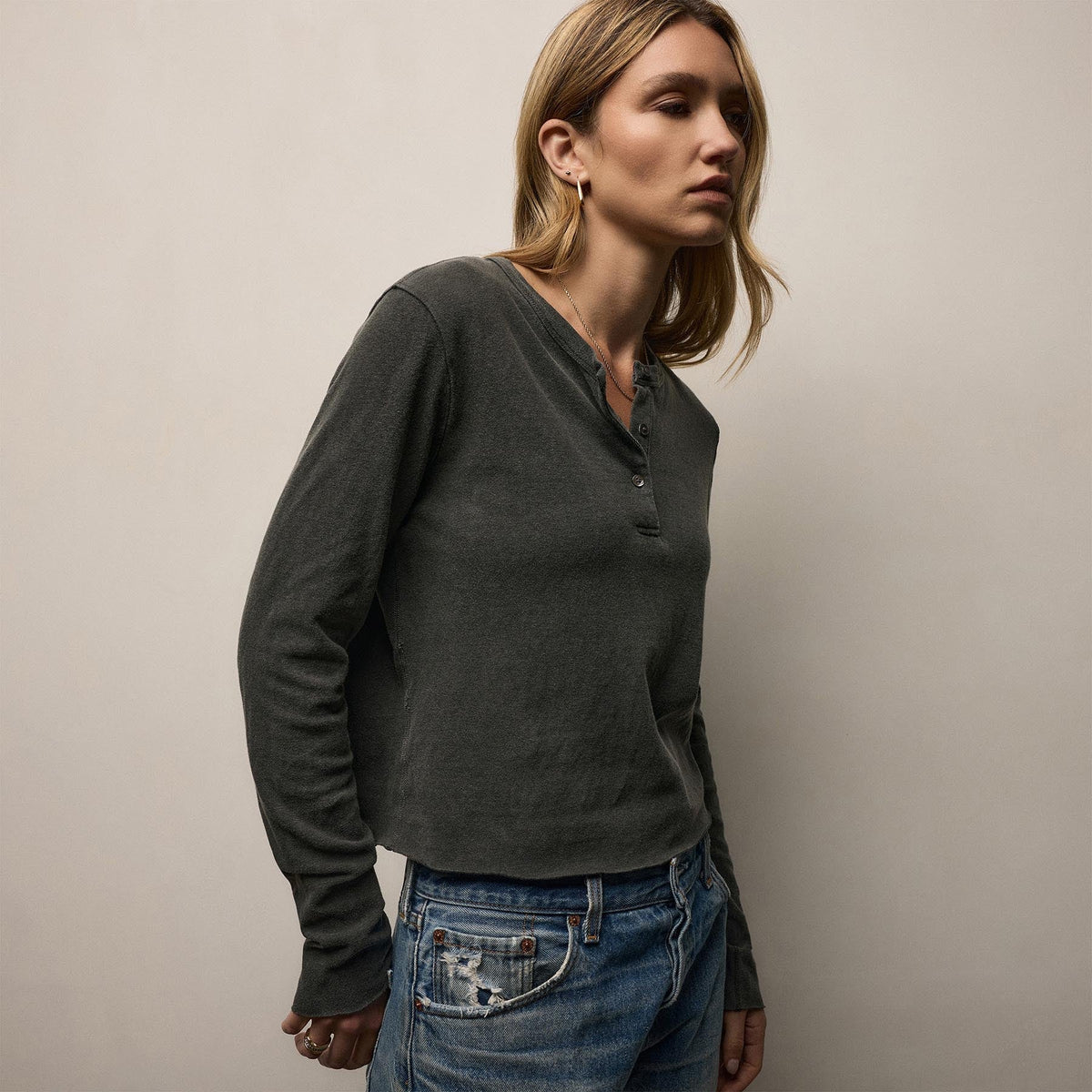 Slub Jersey Long Sleeve Henley in Hemlock Pigment | James Perse Los Angeles