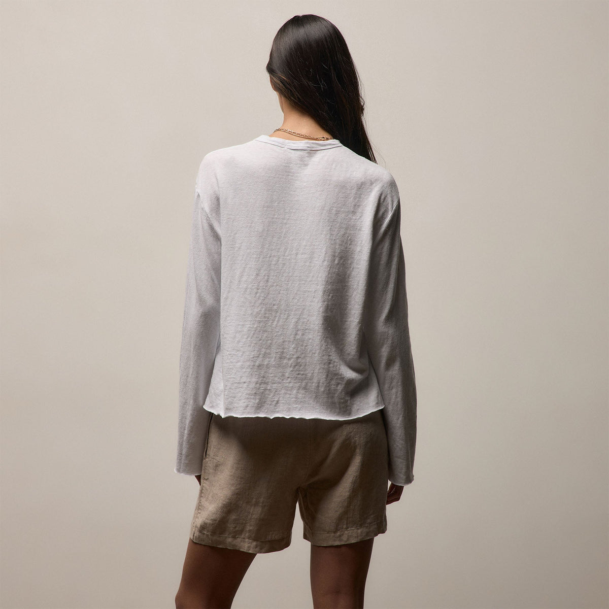 Slub Jersey Long Sleeve Tee in White | James Perse Los Angeles