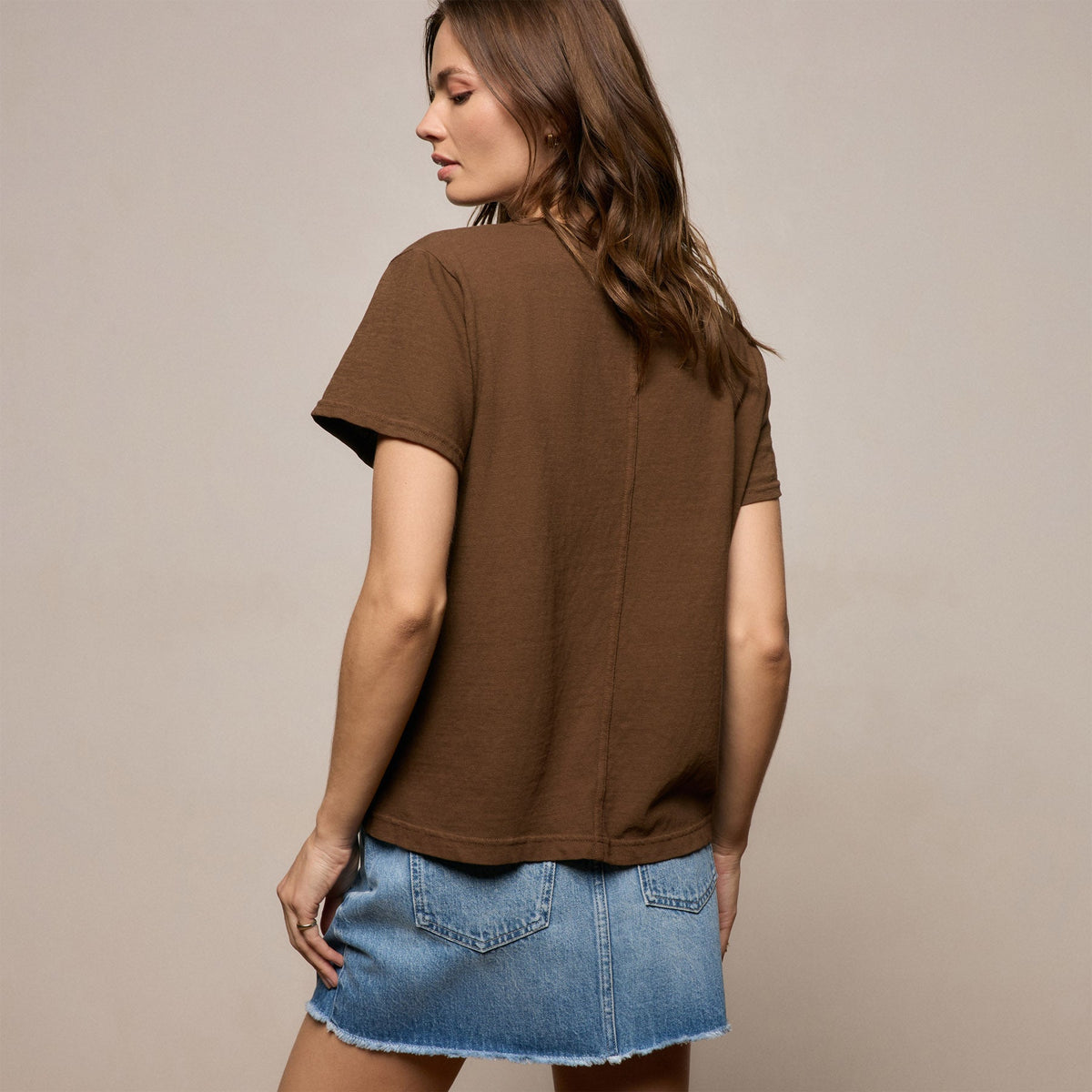 Slub Jersey Classic Tee in Cocoa | James Perse Los Angeles