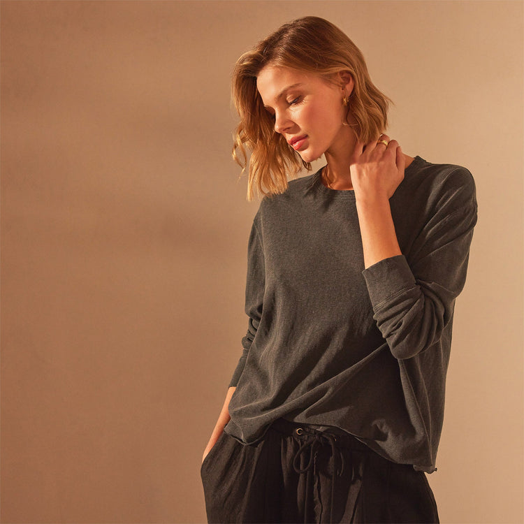 Long Sleeve Boxy Slub Top in Magma Pigment | James Perse Los Angeles