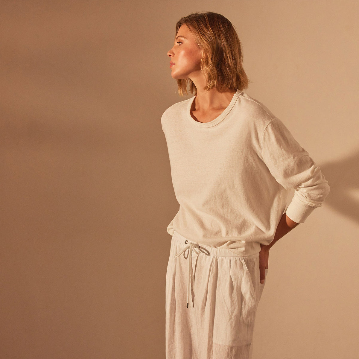 Long Sleeve Boxy Slub Top in White | James Perse Los Angeles