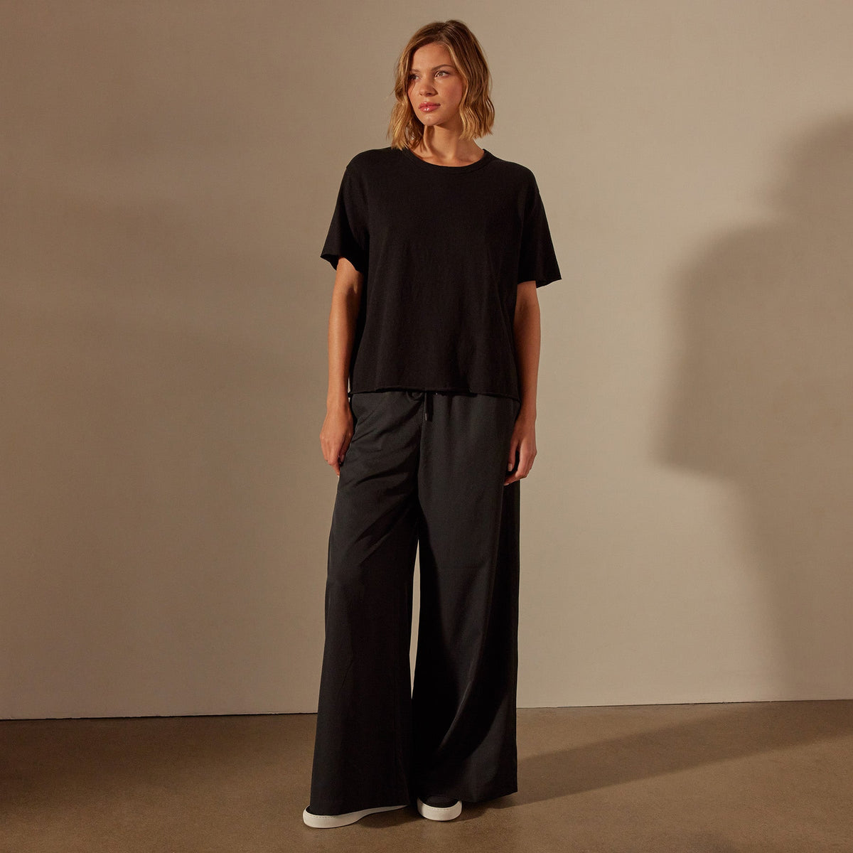 Slub Jersey Boxy Tee in Black | James Perse Los Angeles