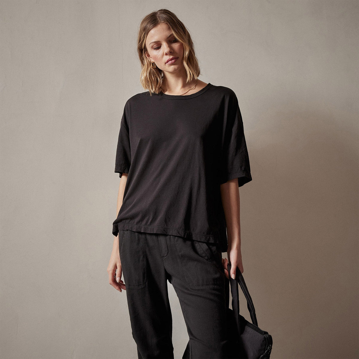 Oversized Boxy Tee in Black | James Perse Los Angeles