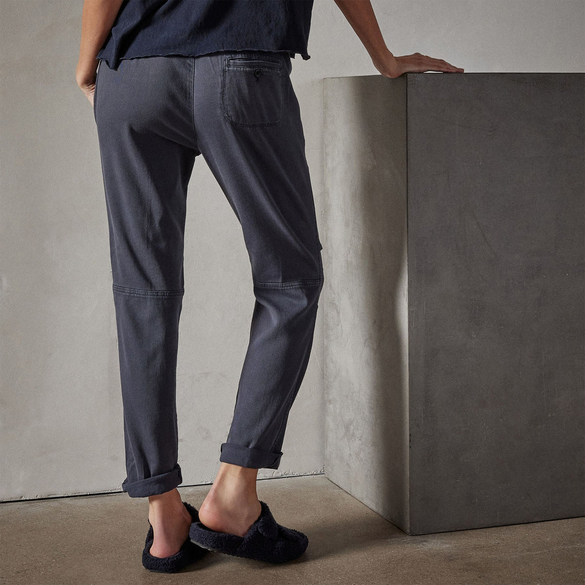 Soft Drape Pant in Blue Oil | James Perse Los Angeles