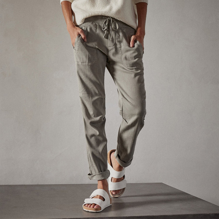 Soft Drape Pant in Concrete Pigment | James Perse Los Angeles