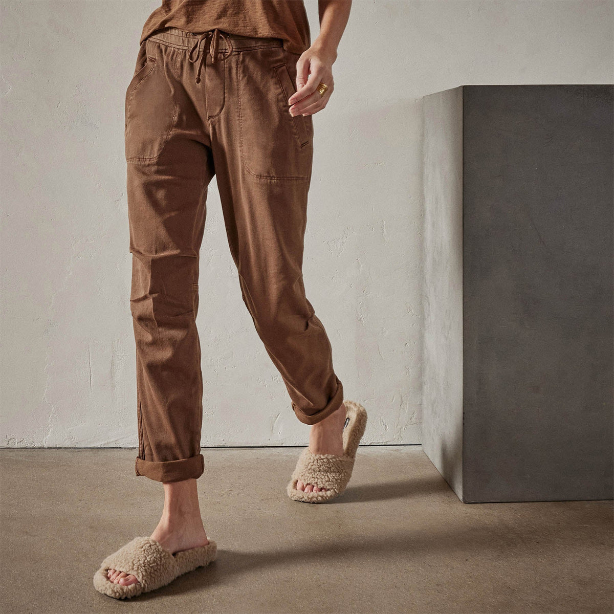 Soft Drape Pant in Gingerbread Pigment | James Perse Los Angeles