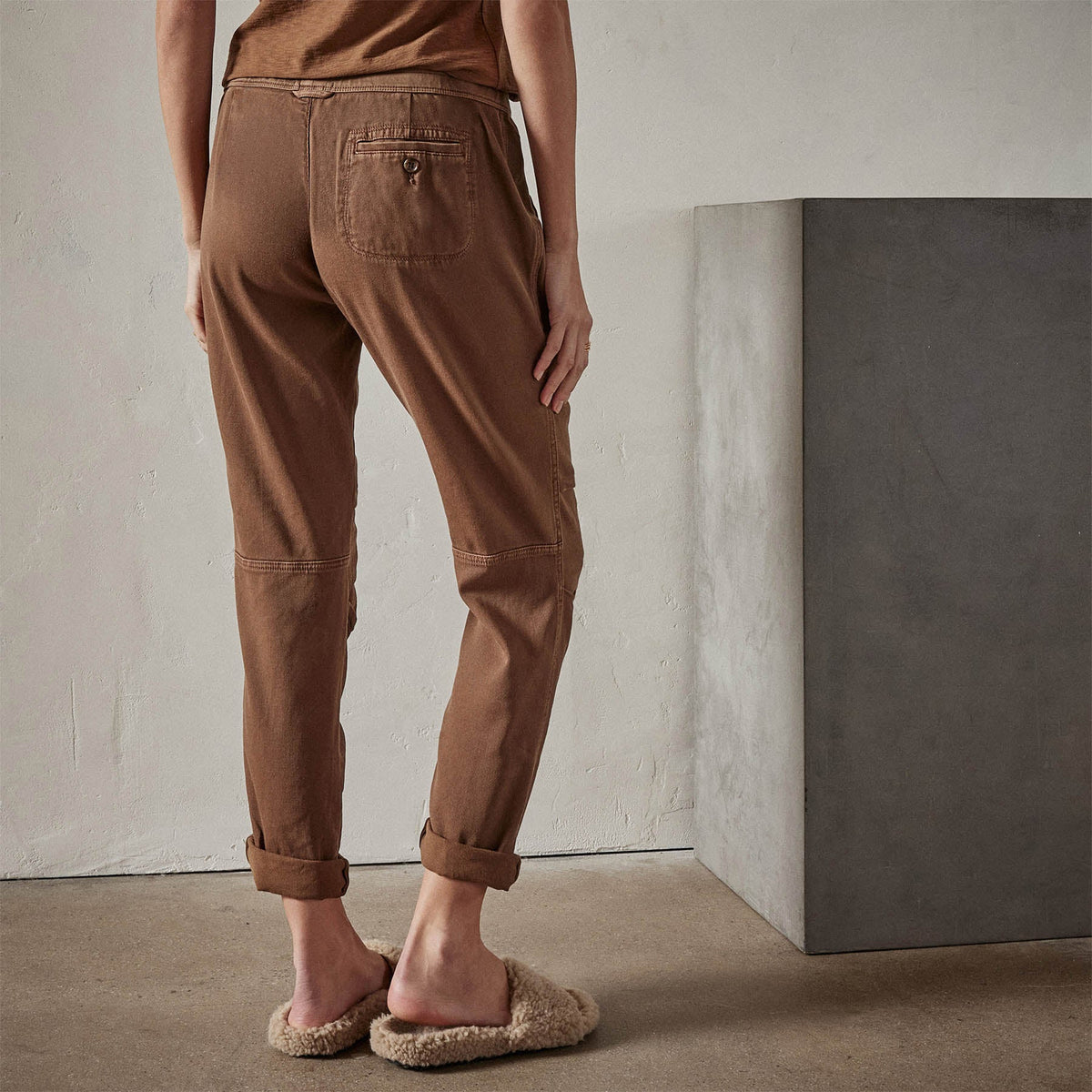 Soft Drape Pant in Gingerbread Pigment | James Perse Los Angeles