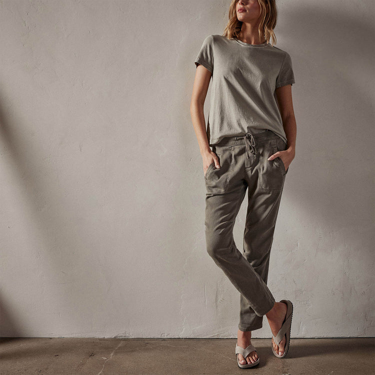 Soft Drape Pant in River Rock Pigment | James Perse Los Angeles 