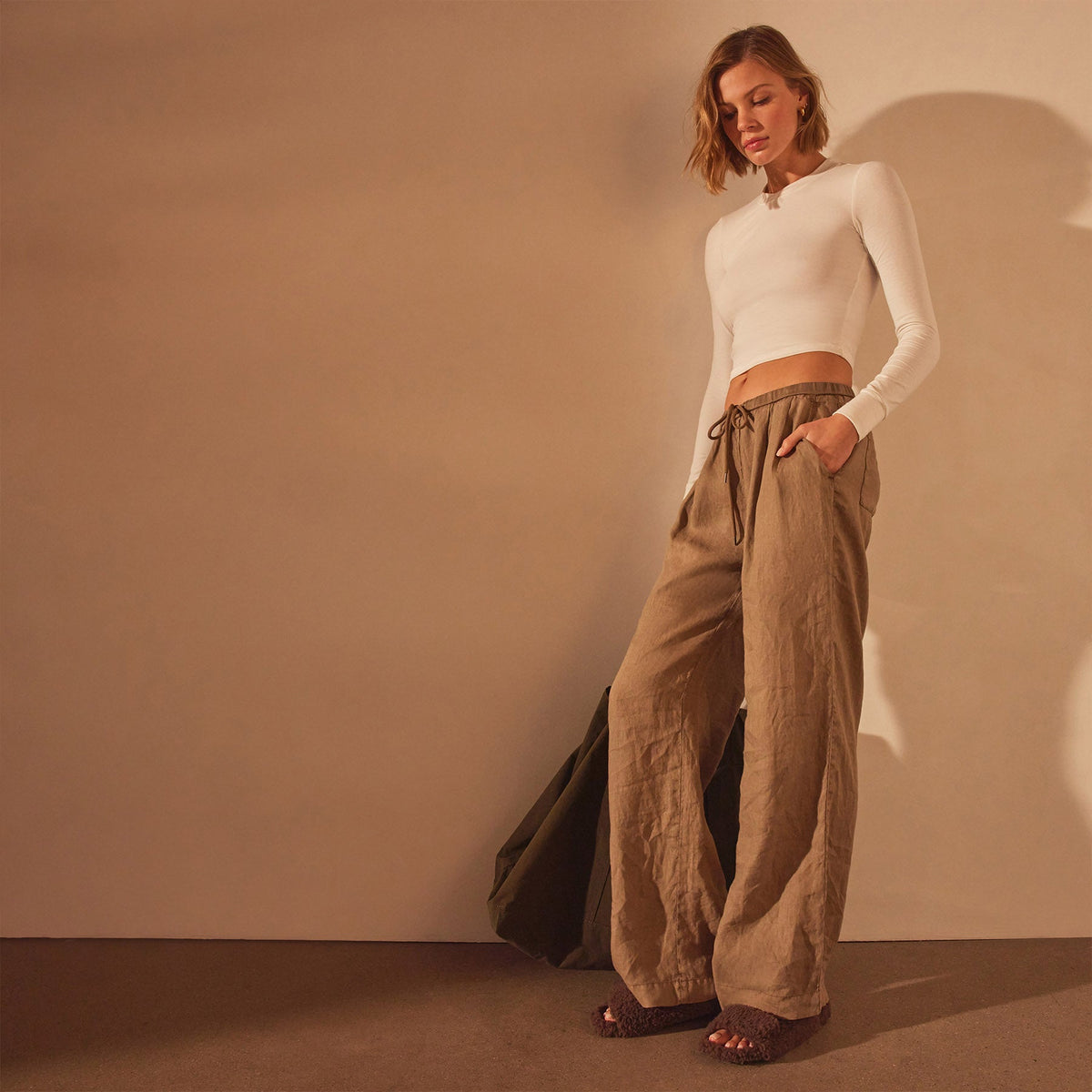 Wide Leg Relaxed Linen Pant in Cashew Pigment | James Perse Los Angeles