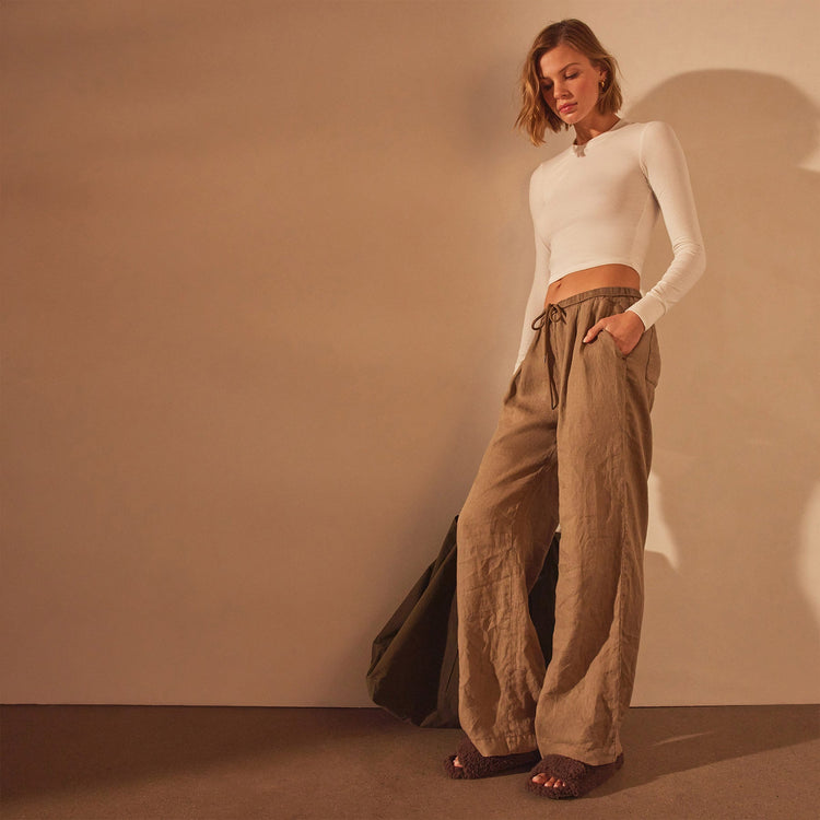 Wide Leg Relaxed Linen Pant in Cashew Pigment | James Perse Los Angeles