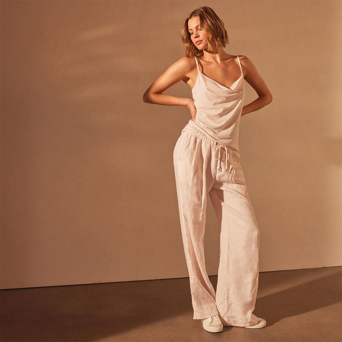 Wide Leg Relaxed Linen Pant in Zephyr Pigment | James Perse Los Angeles