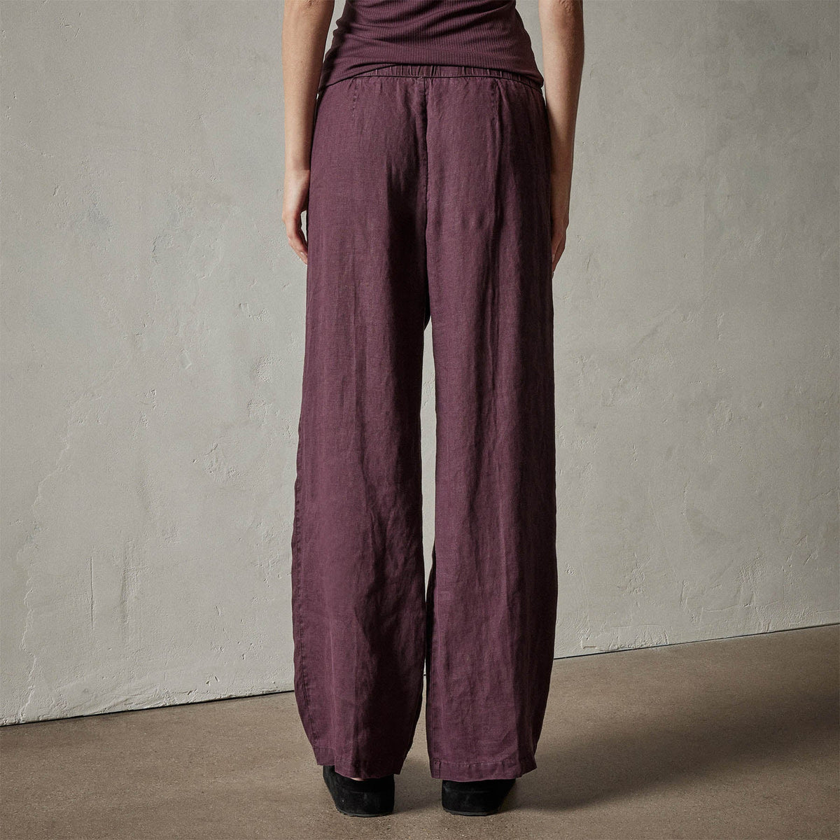 Lightweight Linen Pant in Eggplant | James Perse Los Angeles