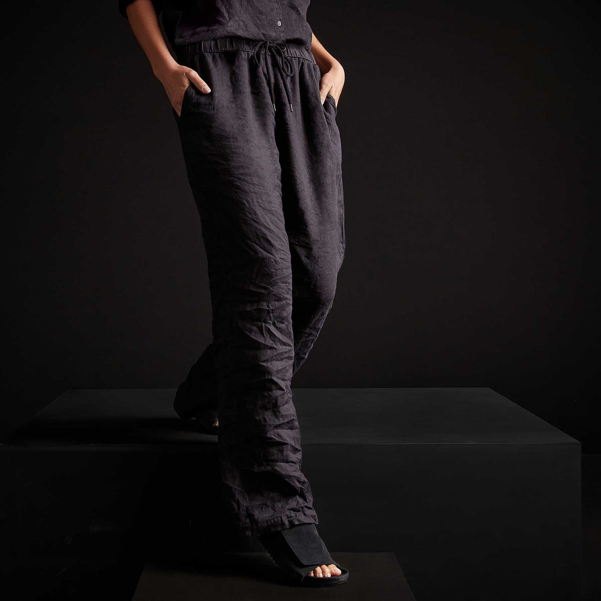 Linen Lounge Pant in French Navy Pigment | James Perse Los Angeles