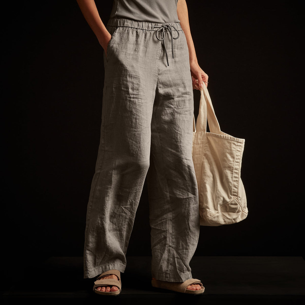 Lightweight Linen Pant - Fume Pigment | James Perse Los Angeles