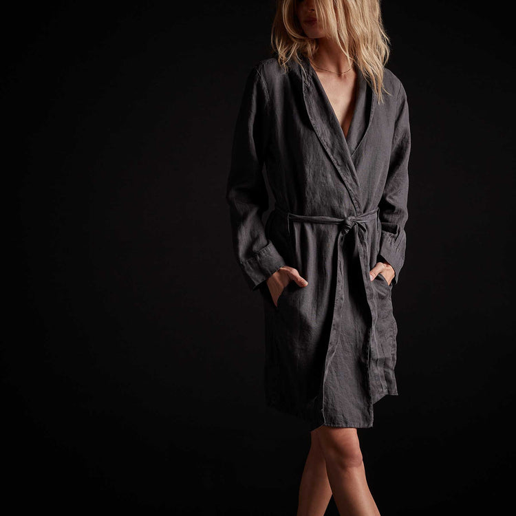 Linen Hooded Robe in Magma Pigment | James Perse Los Angeles