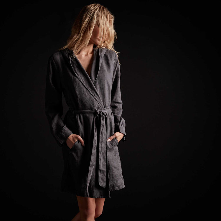 Linen Hooded Robe in Magma Pigment | James Perse Los Angeles