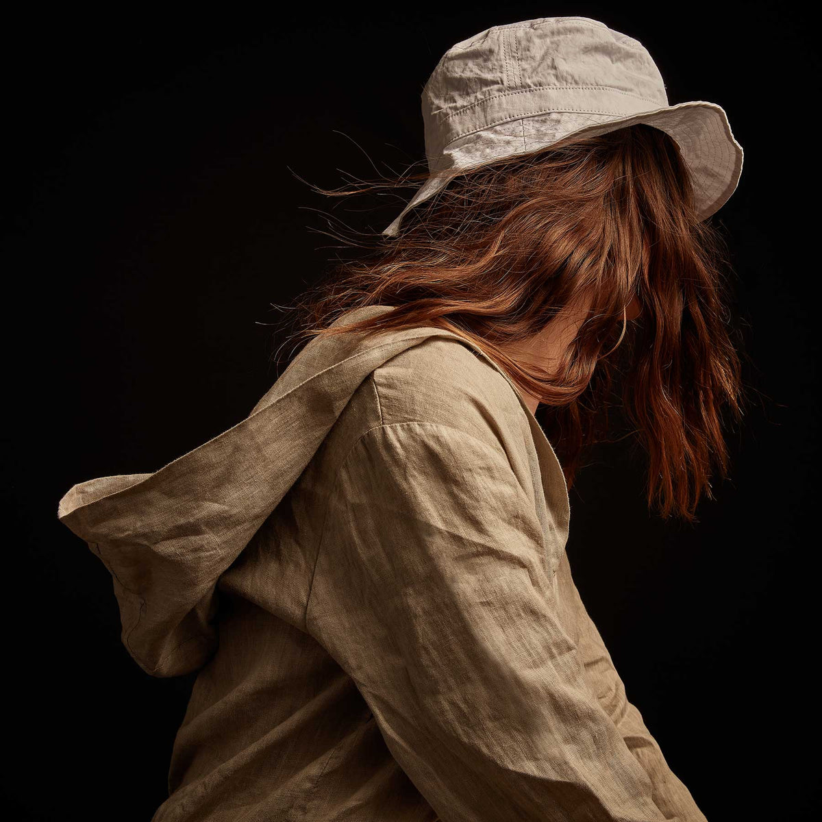 Lightweight Linen Hooded Tunic - Mineral Pigment | James Perse Los Angeles