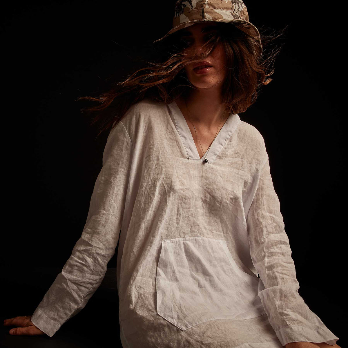 Lightweight Linen Hooded Tunic - White | James Perse Los Angeles