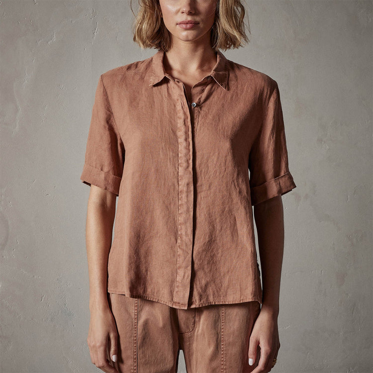 Lightweight Linen Short Sleeve Shirt in Nutmeg Pigment | James Perse Los Angeles
