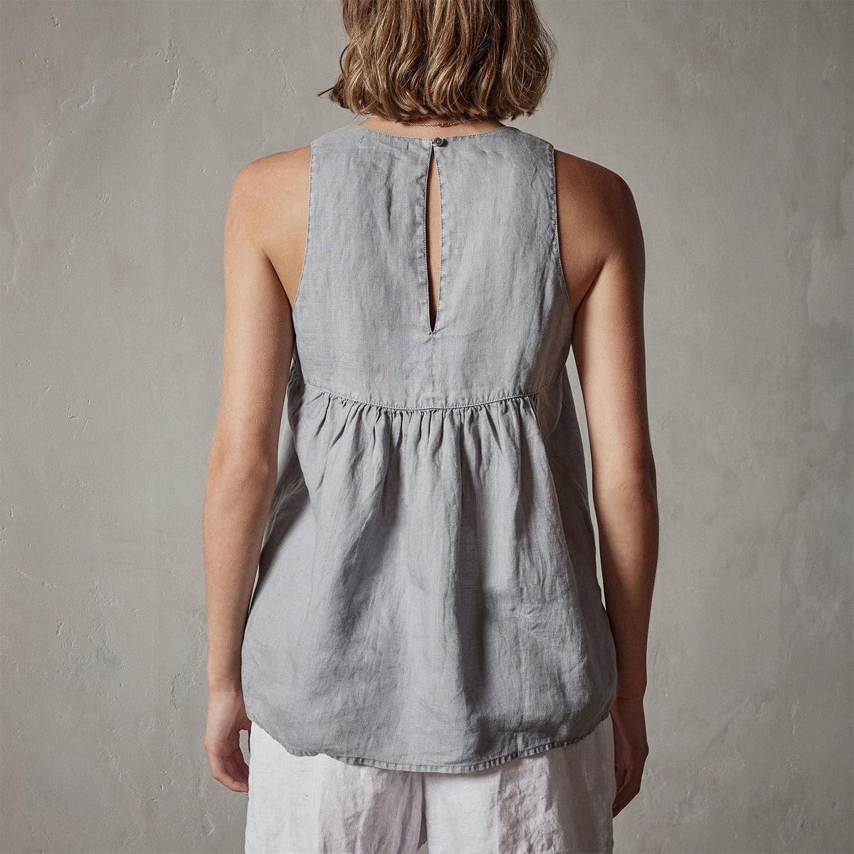 Gathered Linen Top in Breeze Pigment | James Perse Los Angeles