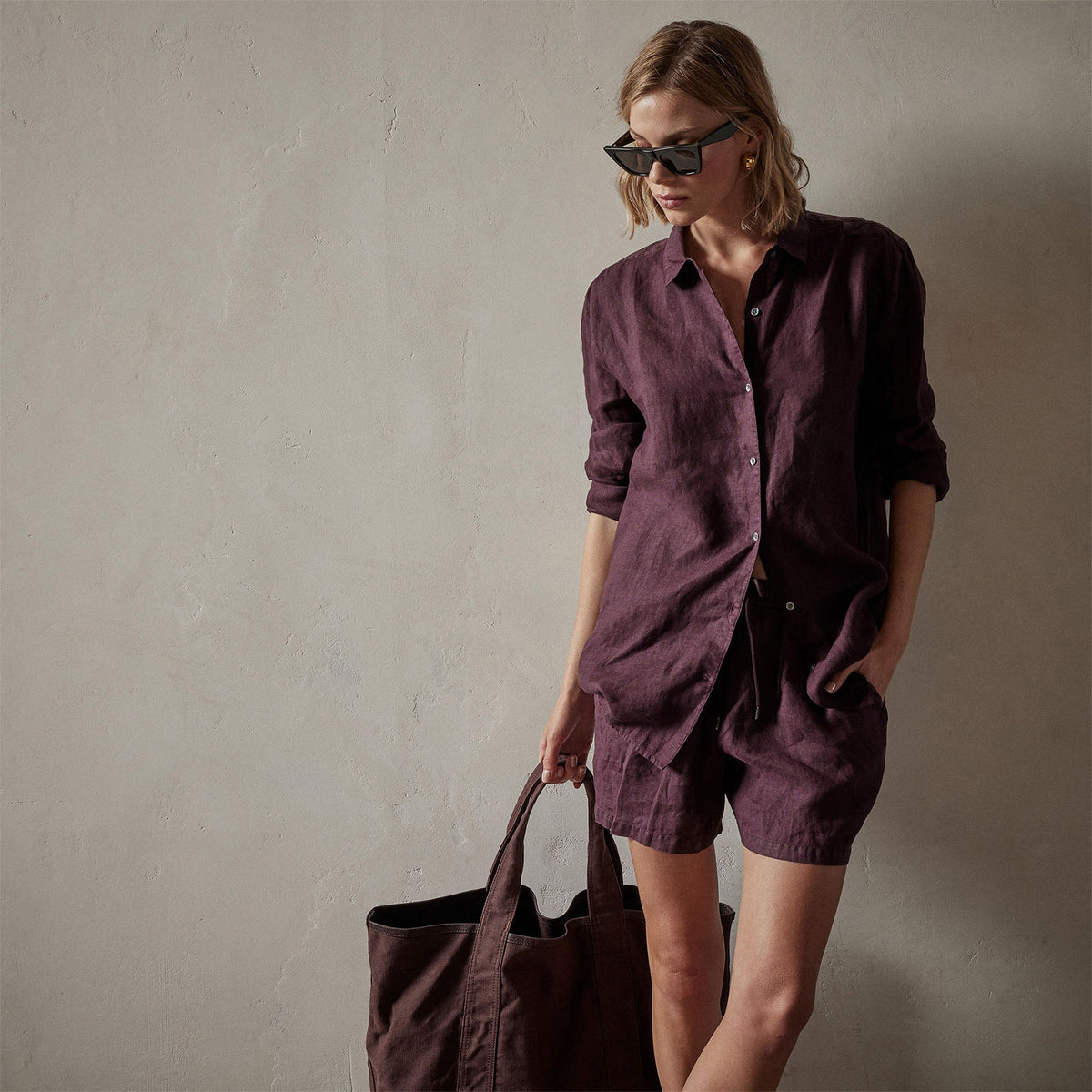 Lightweight Linen Shirt in Eggplant | James Perse Los Angeles
