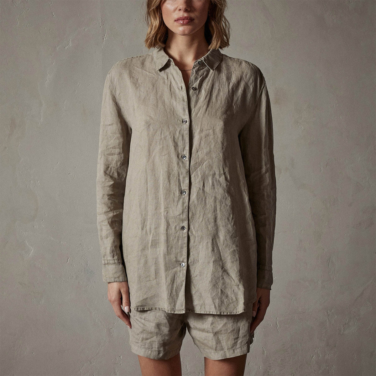 Lightweight Linen Shirt in Silt Pigment | James Perse Los Angeles