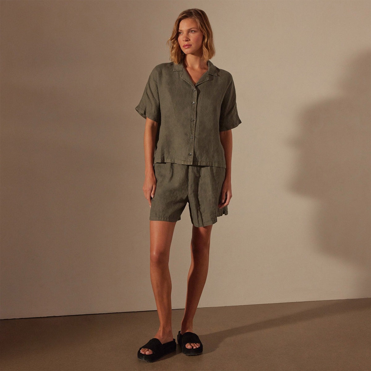 Cotton Linen Twill Boxy Fit Shirt in Palm Pigment | James Perse Los Angeles