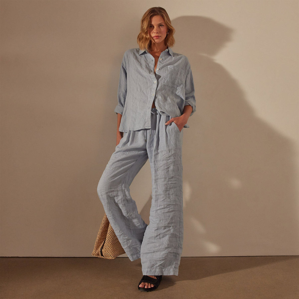 Linen Oversized Shirt in Open Sky Pigment | James Perse Los Angeles