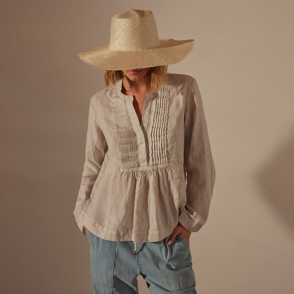 Pin Tuck Linen Top in Salt Pigment | James Perse Los Angeles