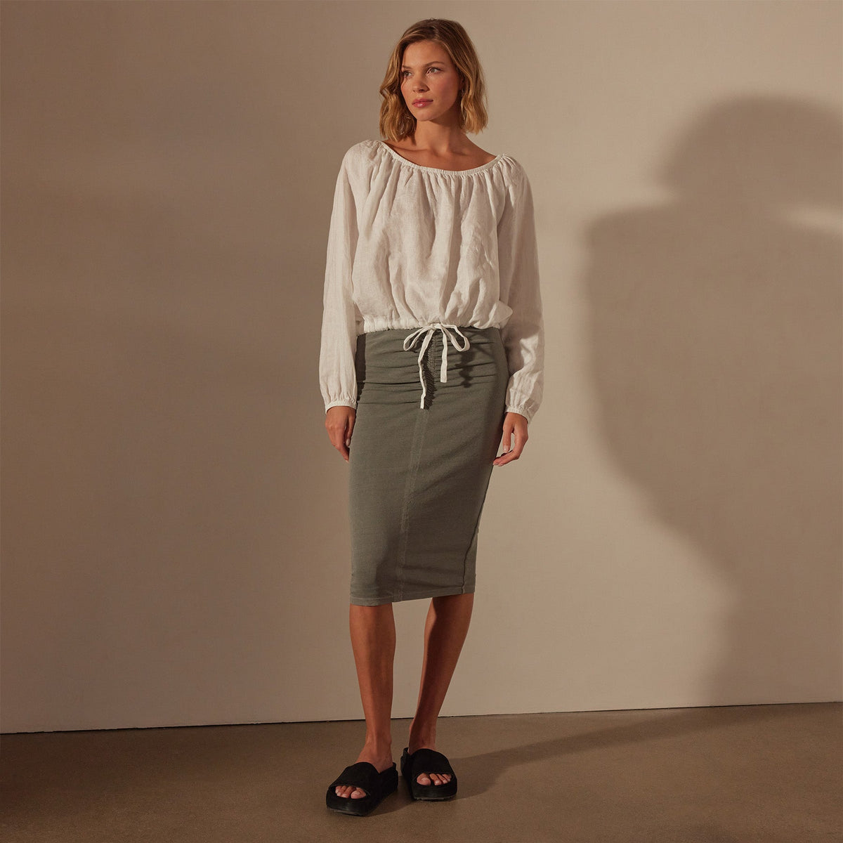 Linen Gathered Blouse in White | James Perse Los Angeles