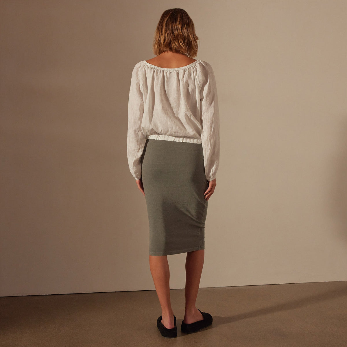 Linen Gathered Blouse in White | James Perse Los Angeles