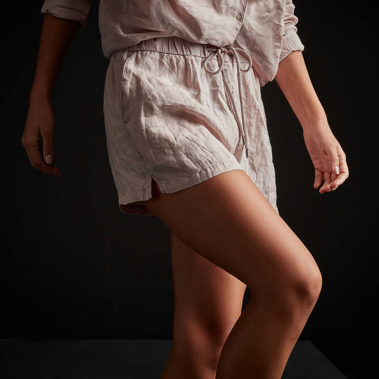 Lightweight Linen Short - Resin Pigment | James Perse Los Angeles