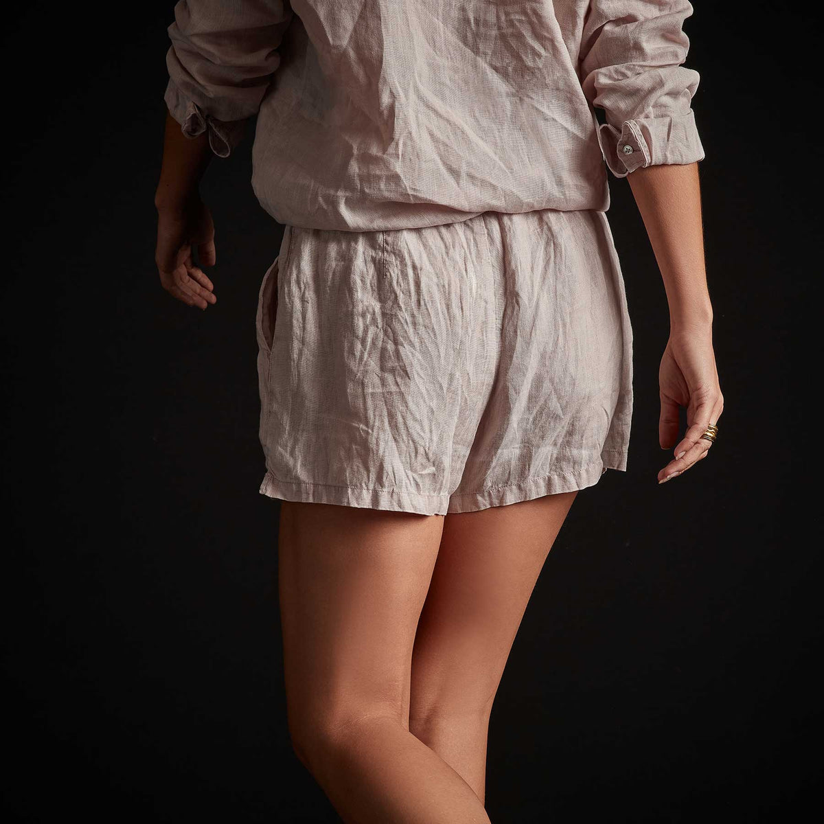 Lightweight Linen Short - Resin Pigment | James Perse Los Angeles