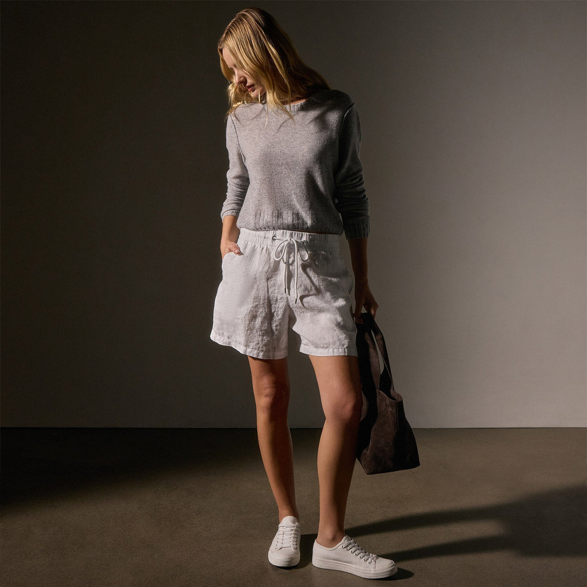 Relaxed Fit Linen Short in White | James Perse Los Angeles