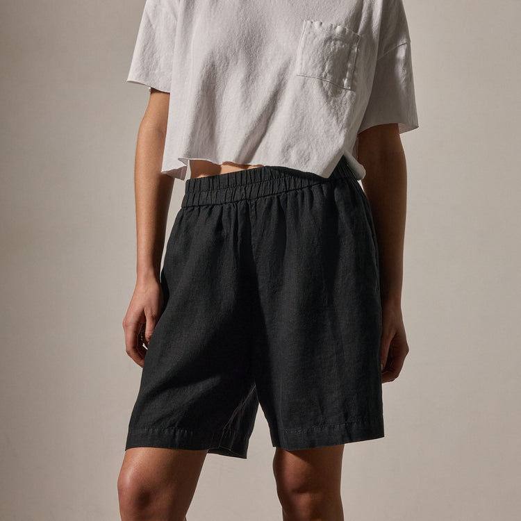 Lightwight Linen Culotte Short in Black | James Perse Los Angeles