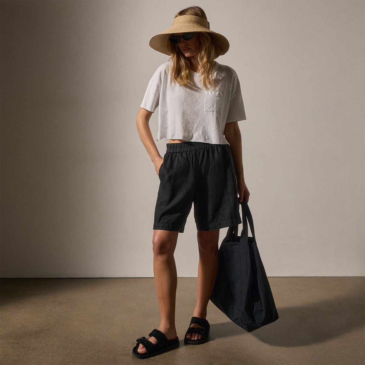 Lightwight Linen Culotte Short in Black | James Perse Los Angeles