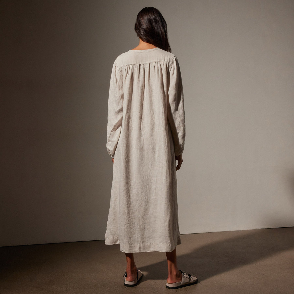 Lightweight Linen Dress in Salt Pigment | James Perse Los Angeles