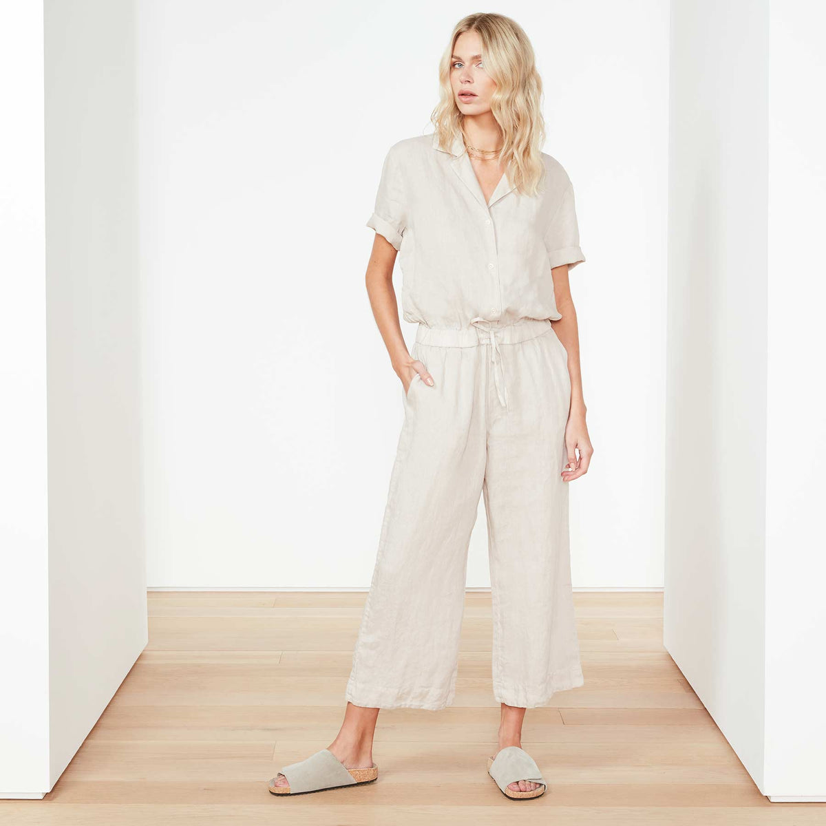 Lightweight Linen Jumper In Driftwood | James Perse Los Angeles